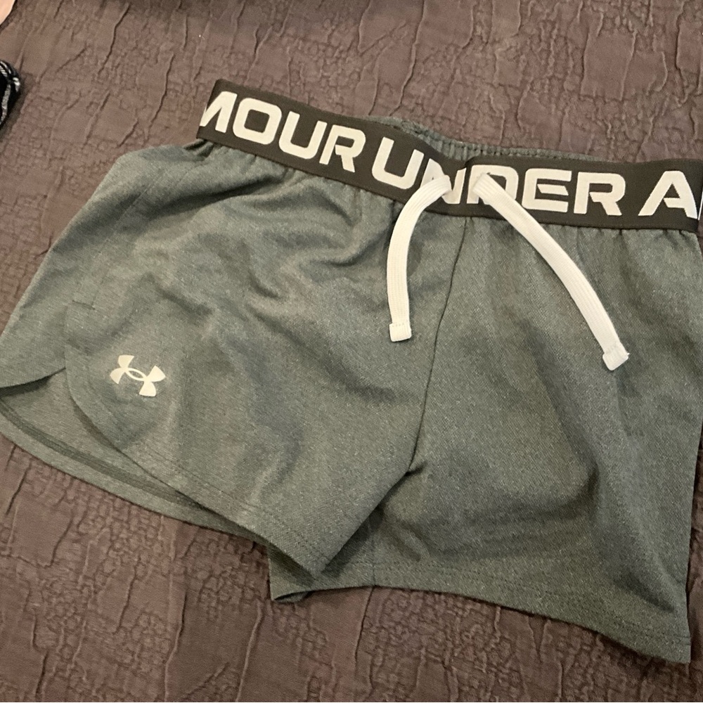 Under Armour Girls Gray Shorts